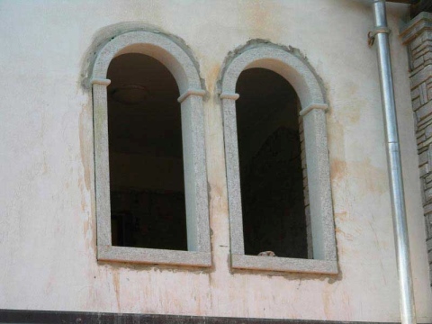 davanzali finestre in pietra